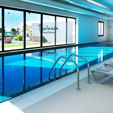 Dolphin With Sea View Apartament Vokolidha